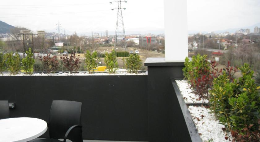 Domus Aparthotel Skopje Buitenkant foto